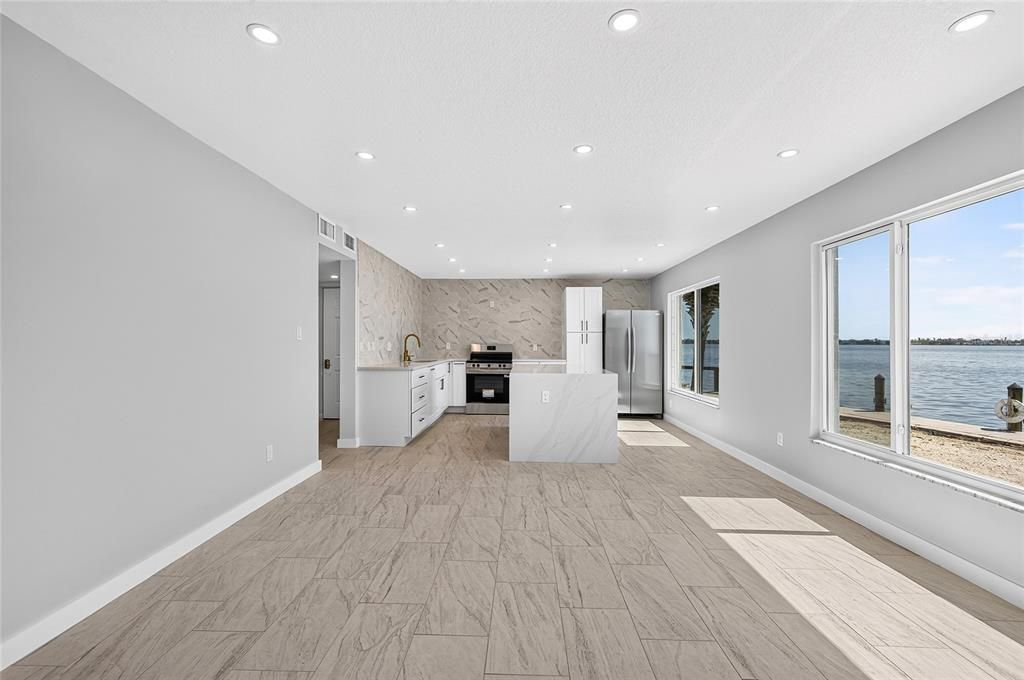 For Sale: $489,300 (2 beds, 1 baths, 1002 Square Feet)