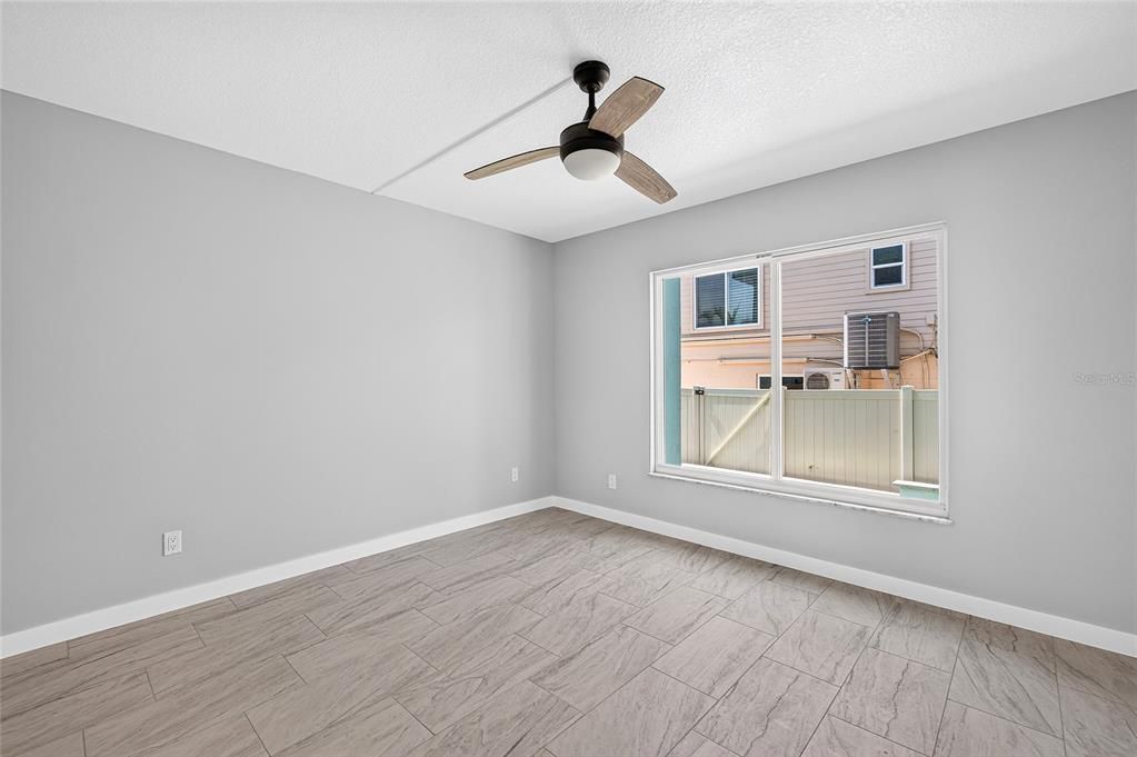 For Sale: $489,300 (2 beds, 1 baths, 1002 Square Feet)