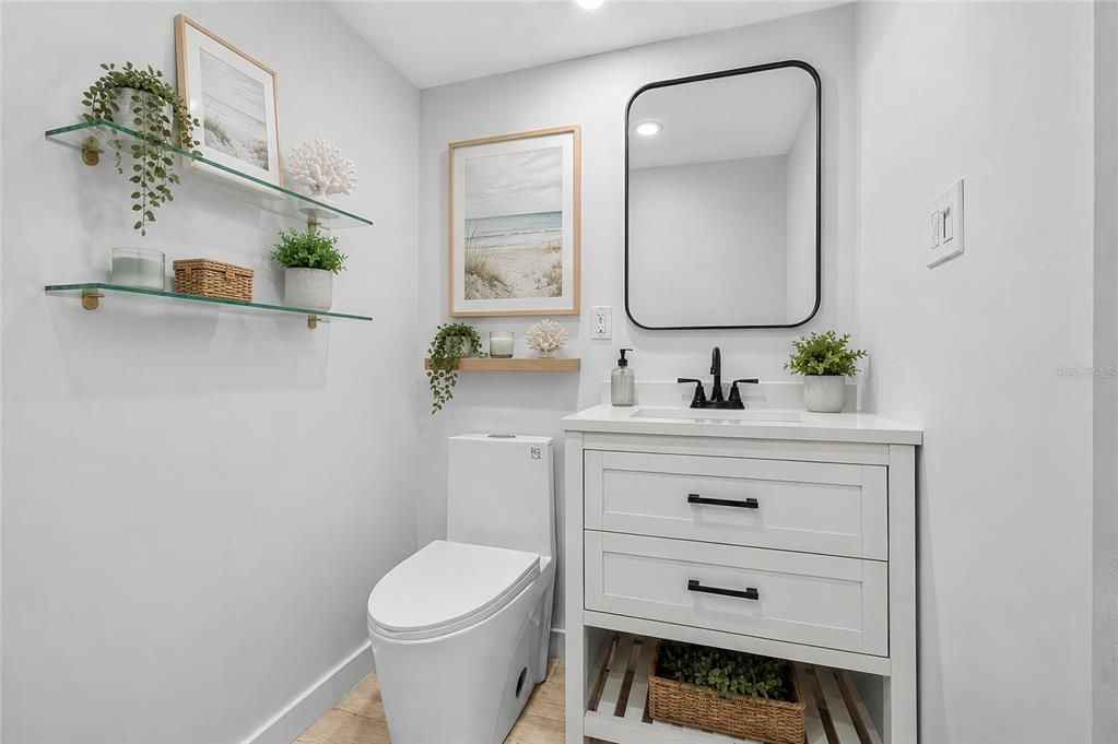 For Sale: $489,300 (2 beds, 1 baths, 1002 Square Feet)