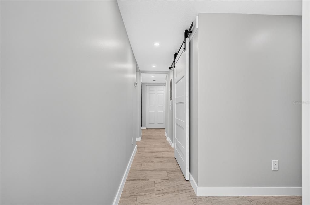 For Sale: $489,300 (2 beds, 1 baths, 1002 Square Feet)