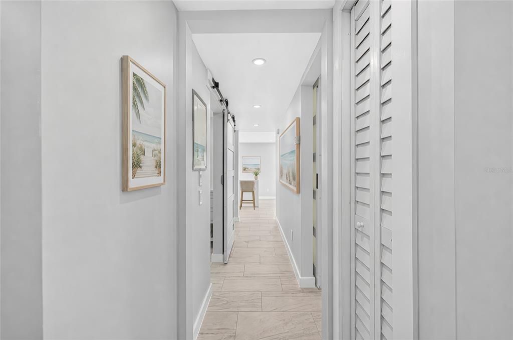 For Sale: $489,300 (2 beds, 1 baths, 1002 Square Feet)