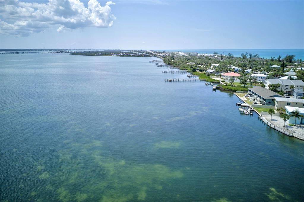 For Sale: $489,300 (2 beds, 1 baths, 1002 Square Feet)
