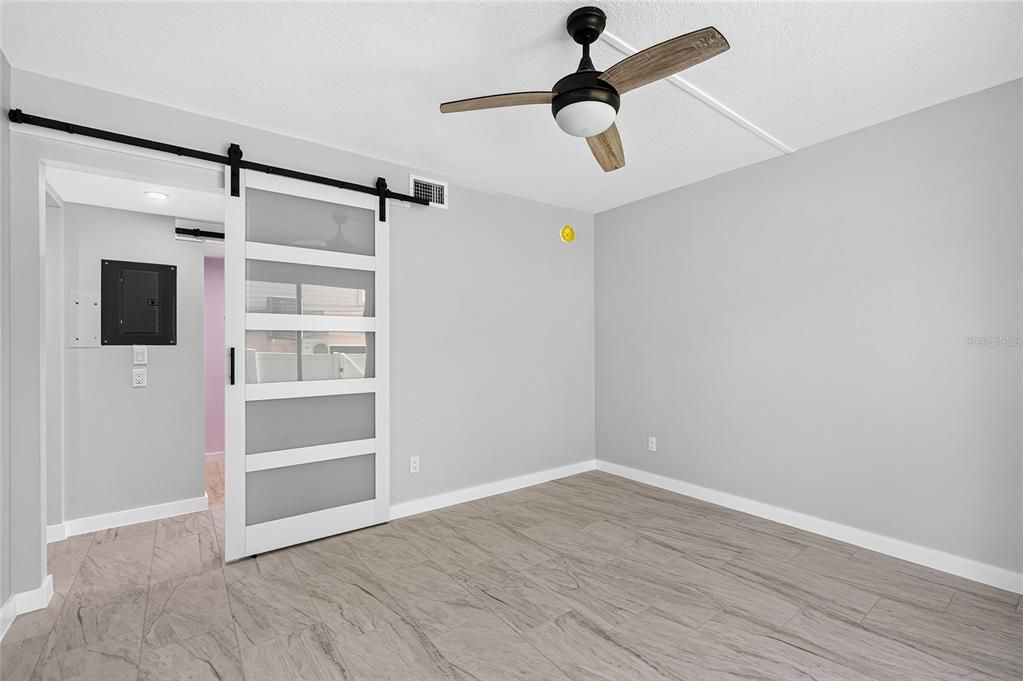 For Sale: $489,300 (2 beds, 1 baths, 1002 Square Feet)