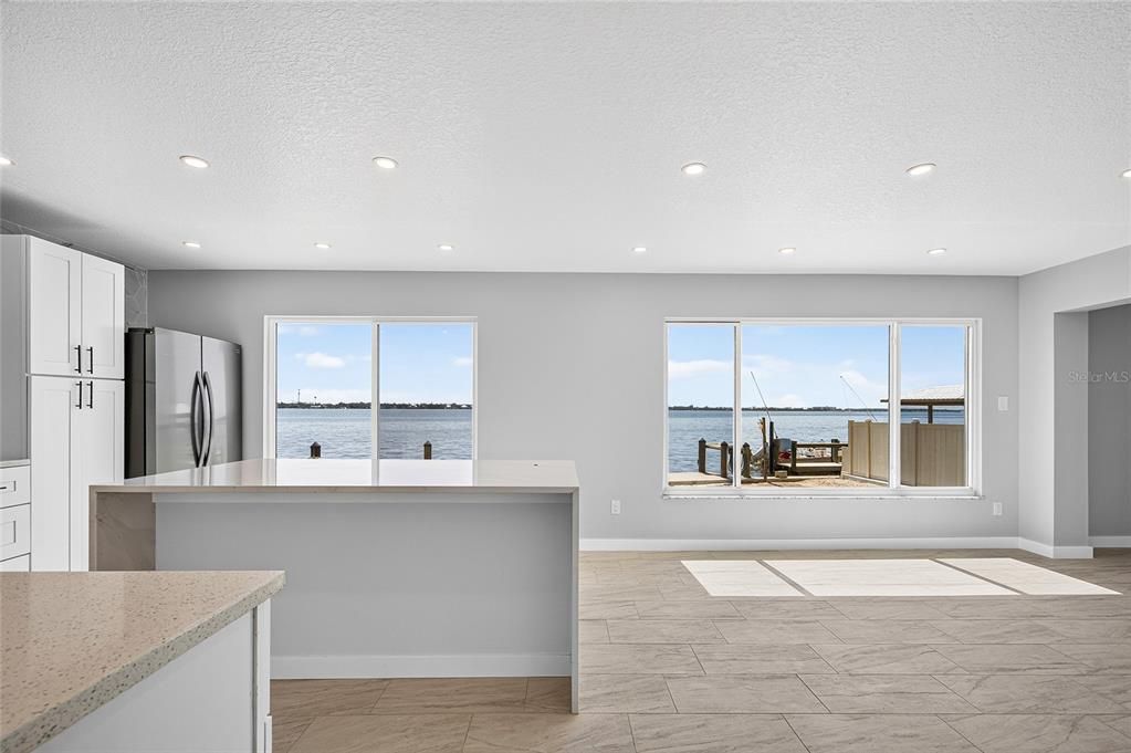 For Sale: $489,300 (2 beds, 1 baths, 1002 Square Feet)