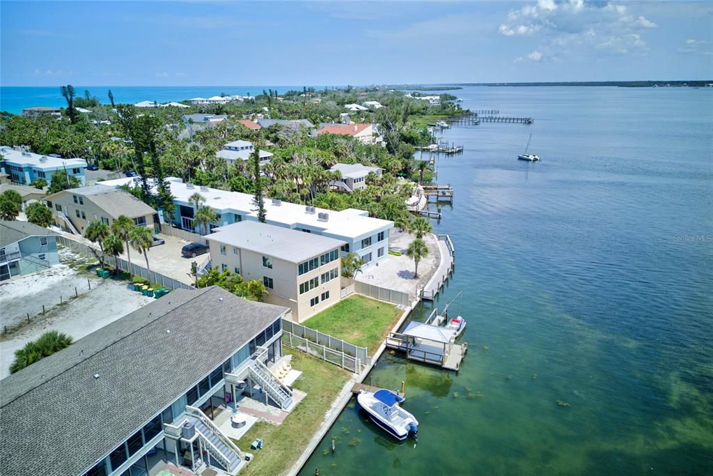 For Sale: $489,300 (2 beds, 1 baths, 1002 Square Feet)