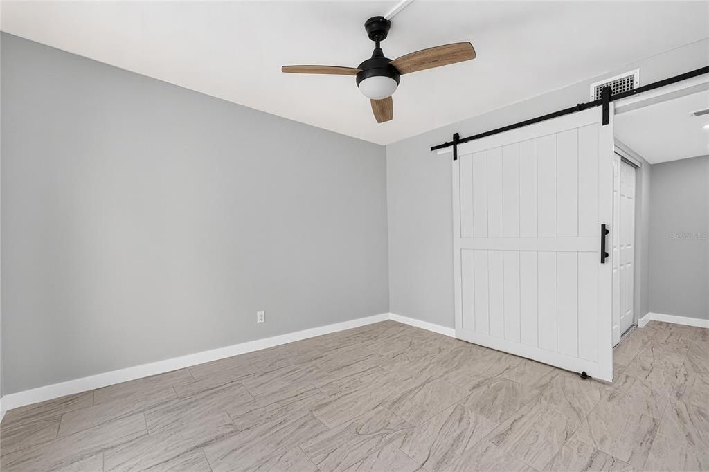 For Sale: $489,300 (2 beds, 1 baths, 1002 Square Feet)
