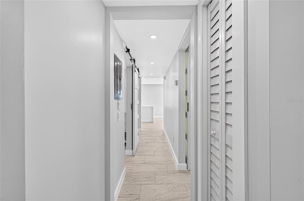For Sale: $489,300 (2 beds, 1 baths, 1002 Square Feet)