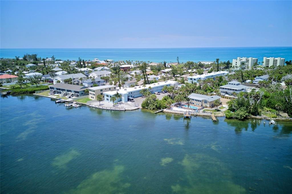 For Sale: $489,300 (2 beds, 1 baths, 1002 Square Feet)