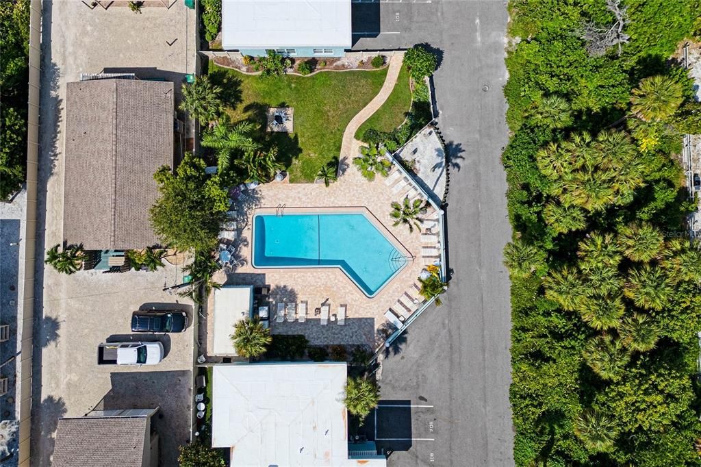 For Sale: $489,300 (2 beds, 1 baths, 1002 Square Feet)