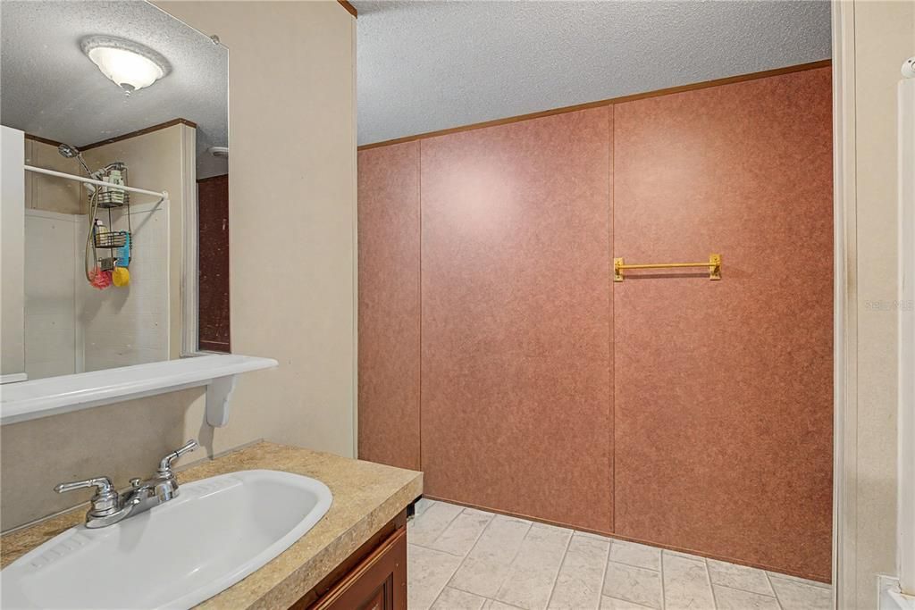 На продажу: $179,900 (3 спален, 2 ванн, 1216 Квадратных фут)