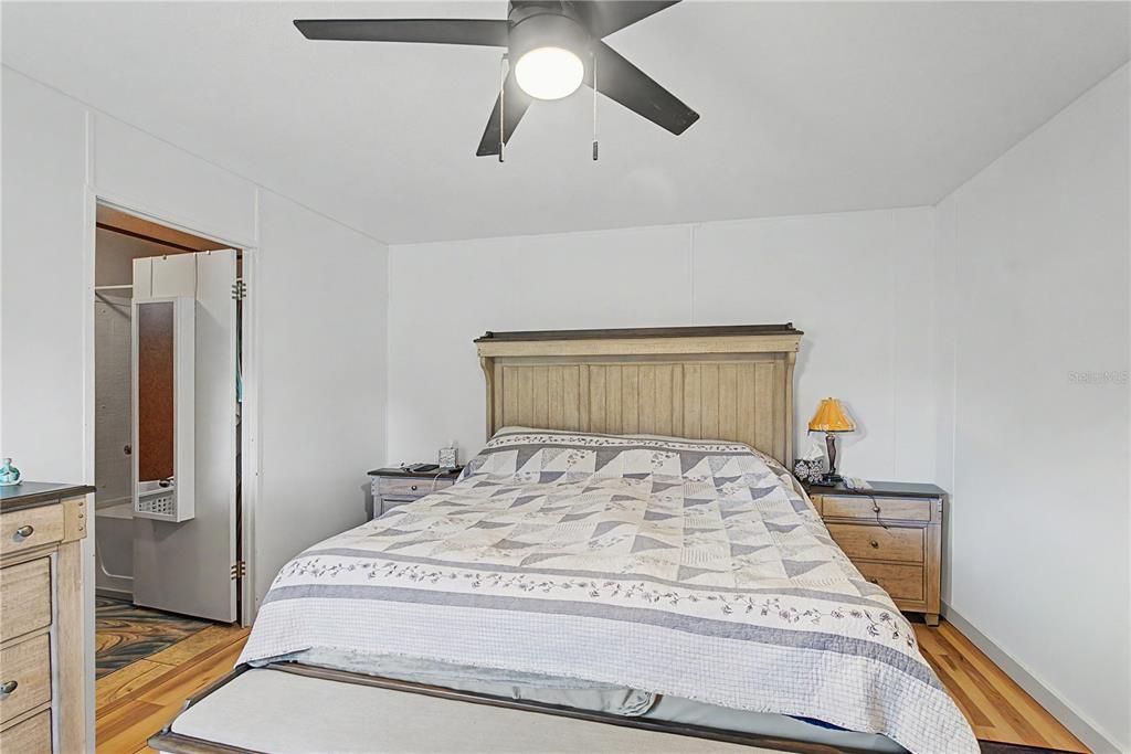 На продажу: $179,900 (3 спален, 2 ванн, 1216 Квадратных фут)