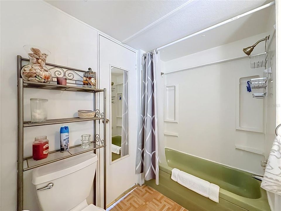На продажу: $74,999 (1 спален, 1 ванн, 480 Квадратных фут)