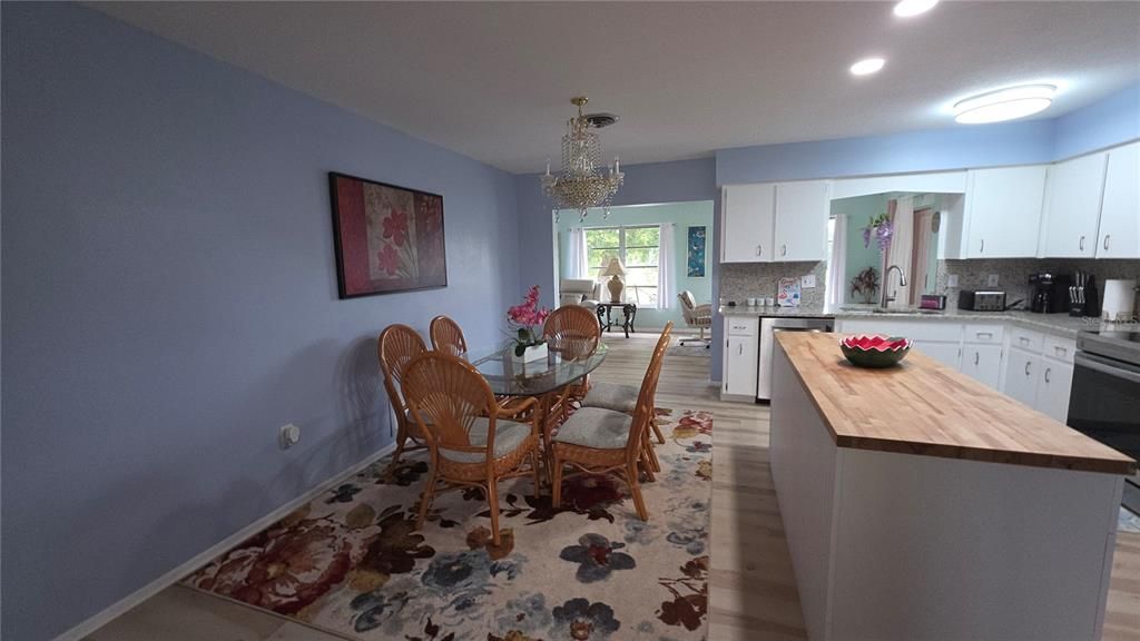 На продажу: $349,000 (3 спален, 2 ванн, 2018 Квадратных фут)