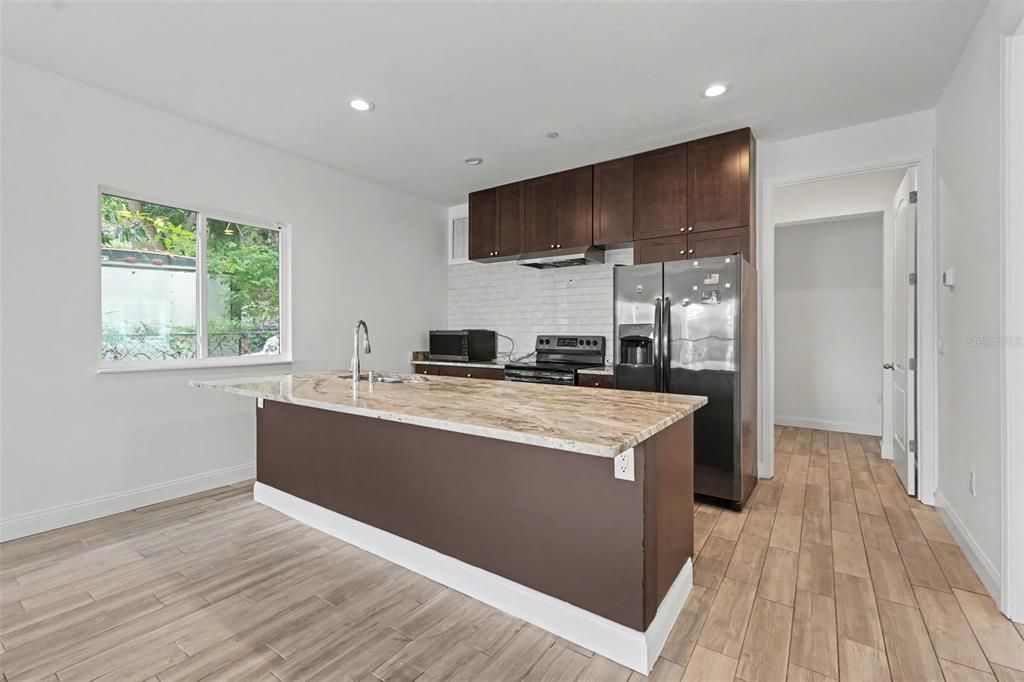 В аренду: $4,750 (4 спален, 4 ванн, 2592 Квадратных фут)