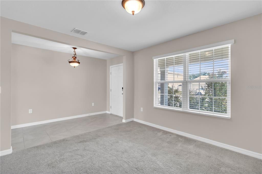 En Venta: $389,900 (5 camas, 3 baños, 2556 Pies cuadrados)