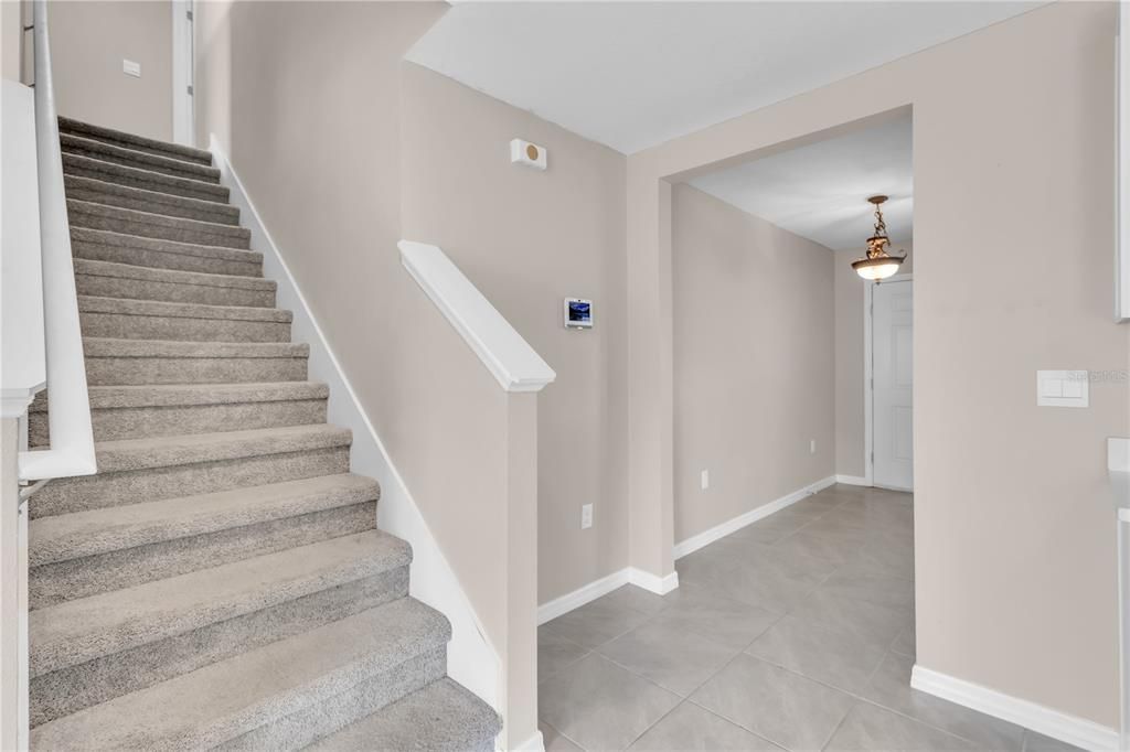 En Venta: $389,900 (5 camas, 3 baños, 2556 Pies cuadrados)