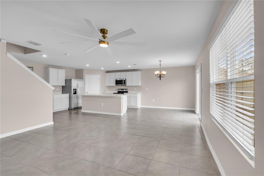 En Venta: $389,900 (5 camas, 3 baños, 2556 Pies cuadrados)