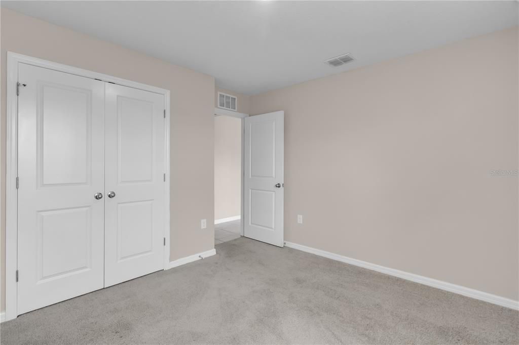 En Venta: $389,900 (5 camas, 3 baños, 2556 Pies cuadrados)