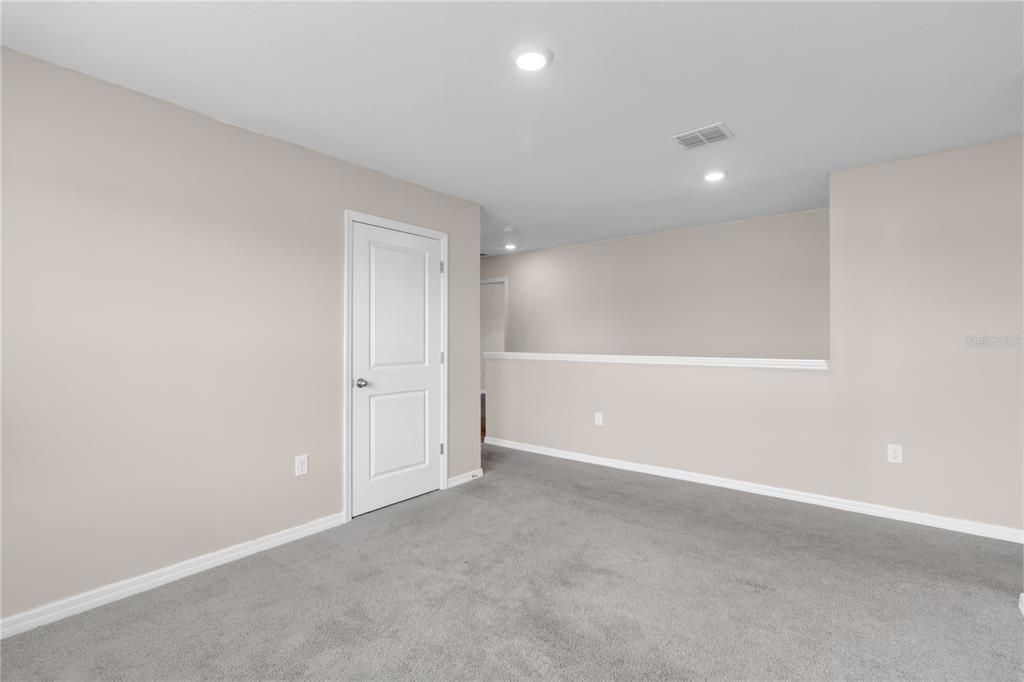 En Venta: $389,900 (5 camas, 3 baños, 2556 Pies cuadrados)