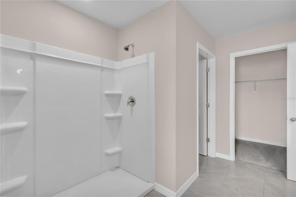 En Venta: $389,900 (5 camas, 3 baños, 2556 Pies cuadrados)