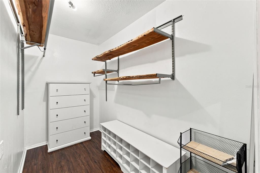 For Sale: $465,000 (3 beds, 3 baths, 1560 Square Feet)