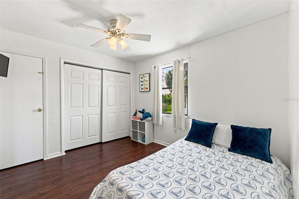For Sale: $465,000 (3 beds, 3 baths, 1560 Square Feet)