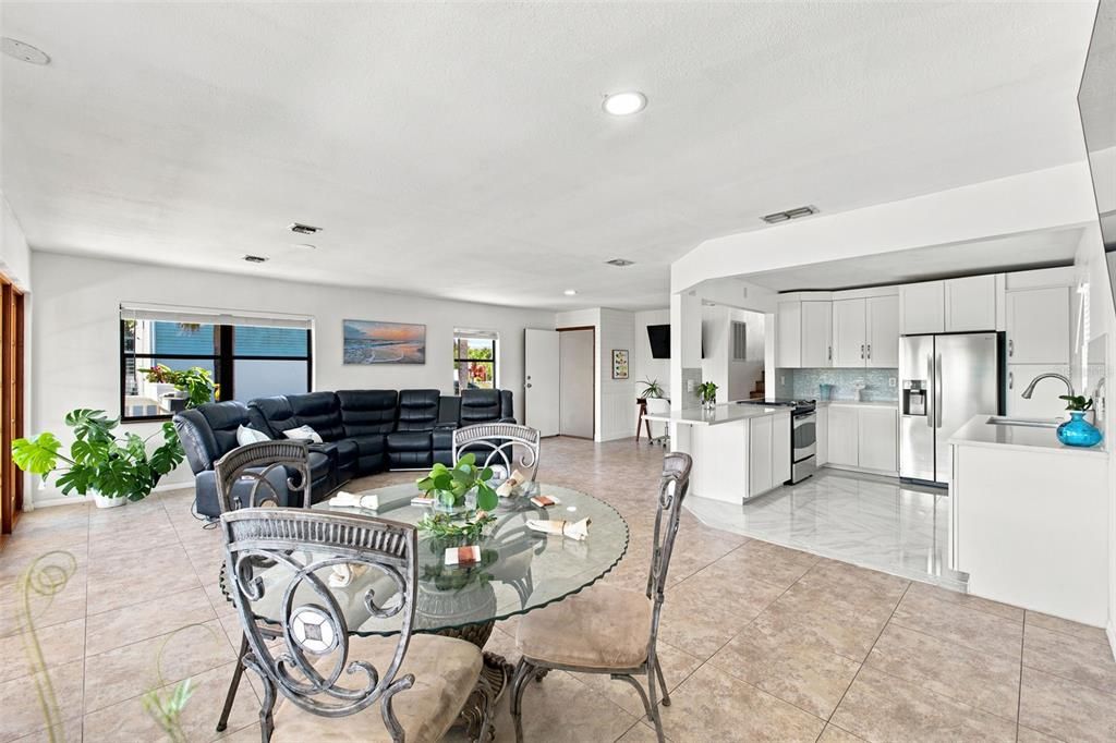 For Sale: $465,000 (3 beds, 3 baths, 1560 Square Feet)