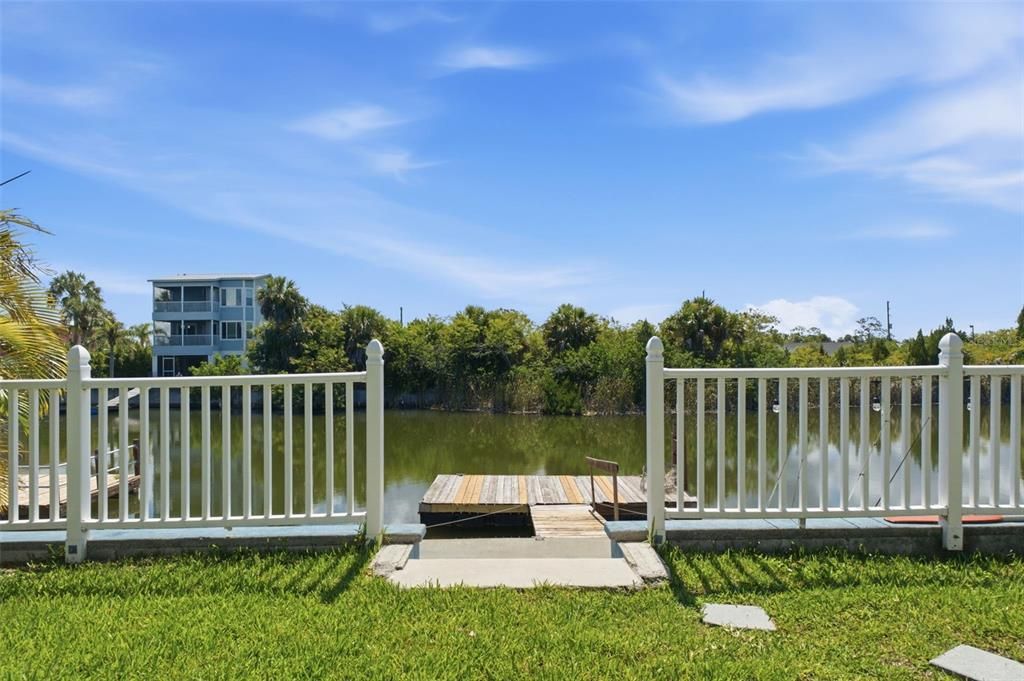 For Sale: $465,000 (3 beds, 3 baths, 1560 Square Feet)