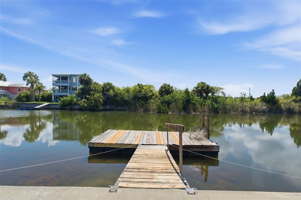 For Sale: $465,000 (3 beds, 3 baths, 1560 Square Feet)