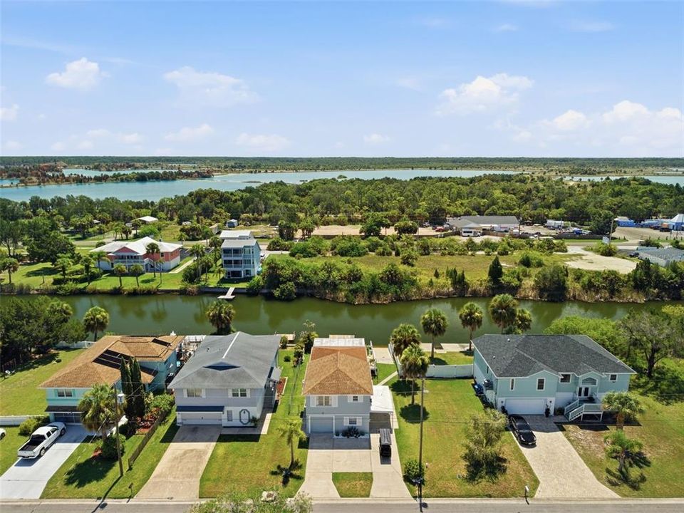 For Sale: $465,000 (3 beds, 3 baths, 1560 Square Feet)