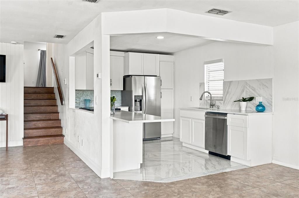 For Sale: $465,000 (3 beds, 3 baths, 1560 Square Feet)