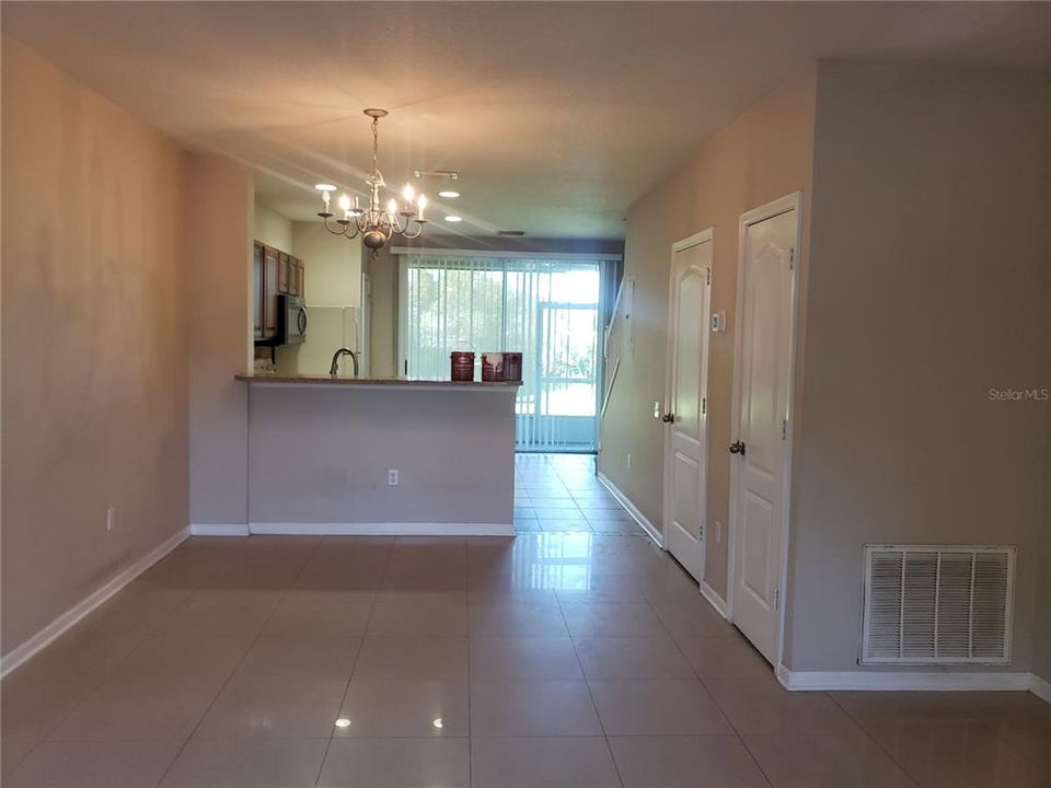 For Rent: $2,100 (2 beds, 2 baths, 1110 Square Feet)
