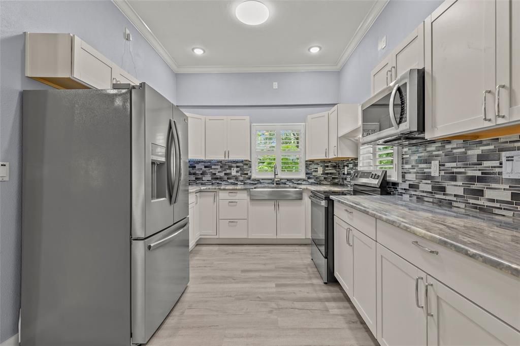 На продажу: $325,000 (2 спален, 2 ванн, 1380 Квадратных фут)