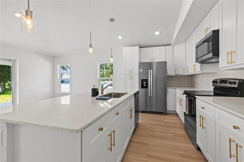 En Venta: $334,900 (3 camas, 2 baños, 1623 Pies cuadrados)