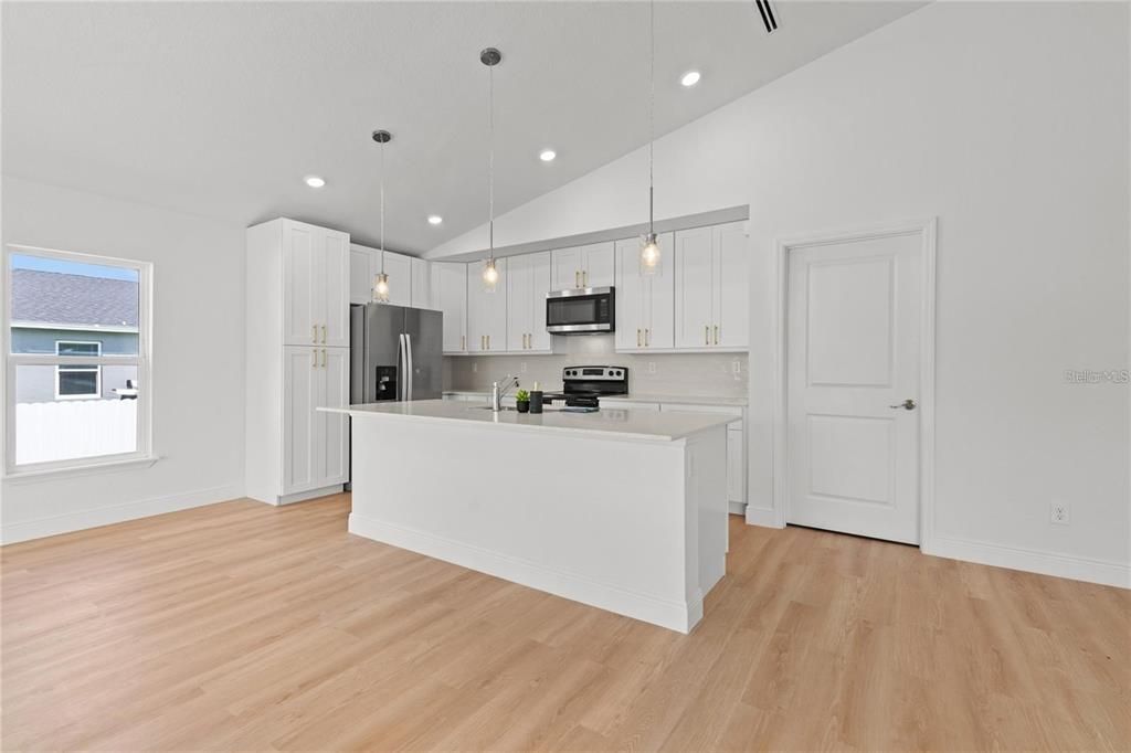 En Venta: $334,900 (3 camas, 2 baños, 1623 Pies cuadrados)