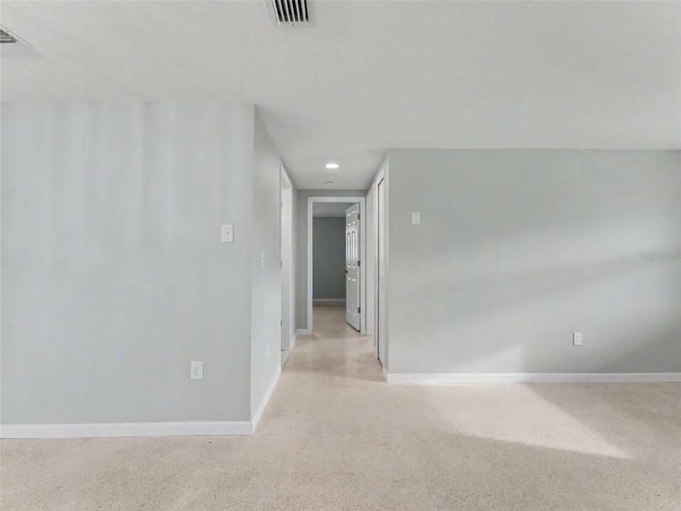 For Sale: $325,000 (2 beds, 1 baths, 964 Square Feet)