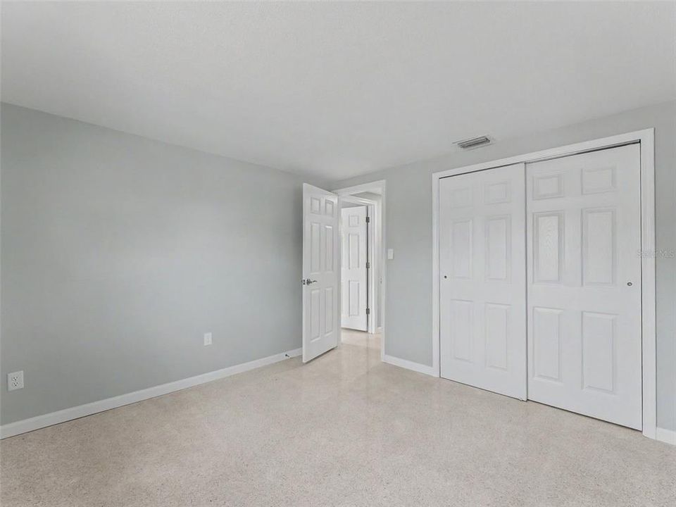 For Sale: $325,000 (2 beds, 1 baths, 964 Square Feet)