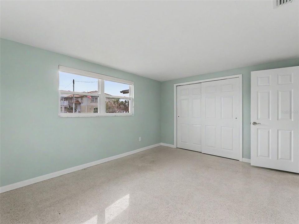 For Sale: $325,000 (2 beds, 1 baths, 964 Square Feet)