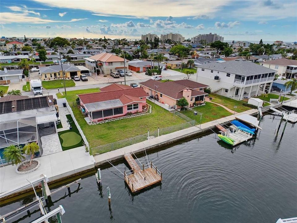 For Sale: $325,000 (2 beds, 1 baths, 964 Square Feet)
