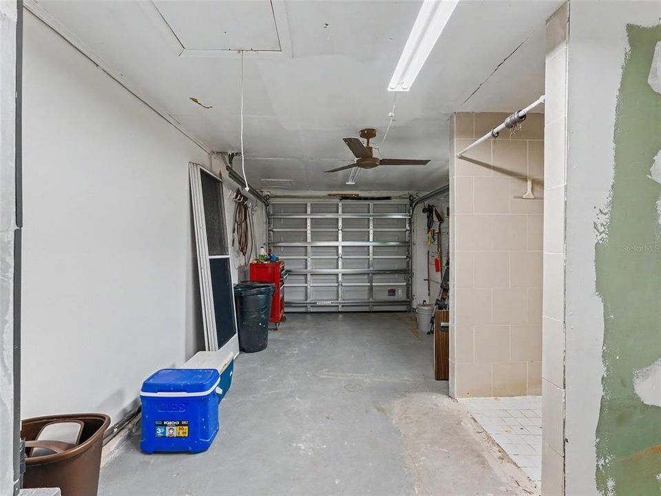 For Sale: $325,000 (2 beds, 1 baths, 964 Square Feet)