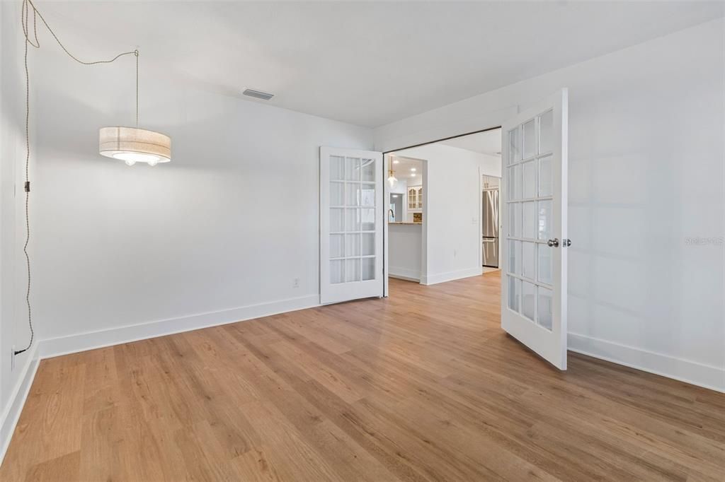 На продажу: $599,900 (4 спален, 2 ванн, 2165 Квадратных фут)