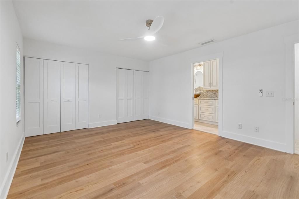 На продажу: $599,900 (4 спален, 2 ванн, 2165 Квадратных фут)