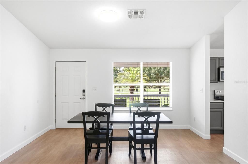 En Venta: $525,000 (3 camas, 2 baños, 1624 Pies cuadrados)