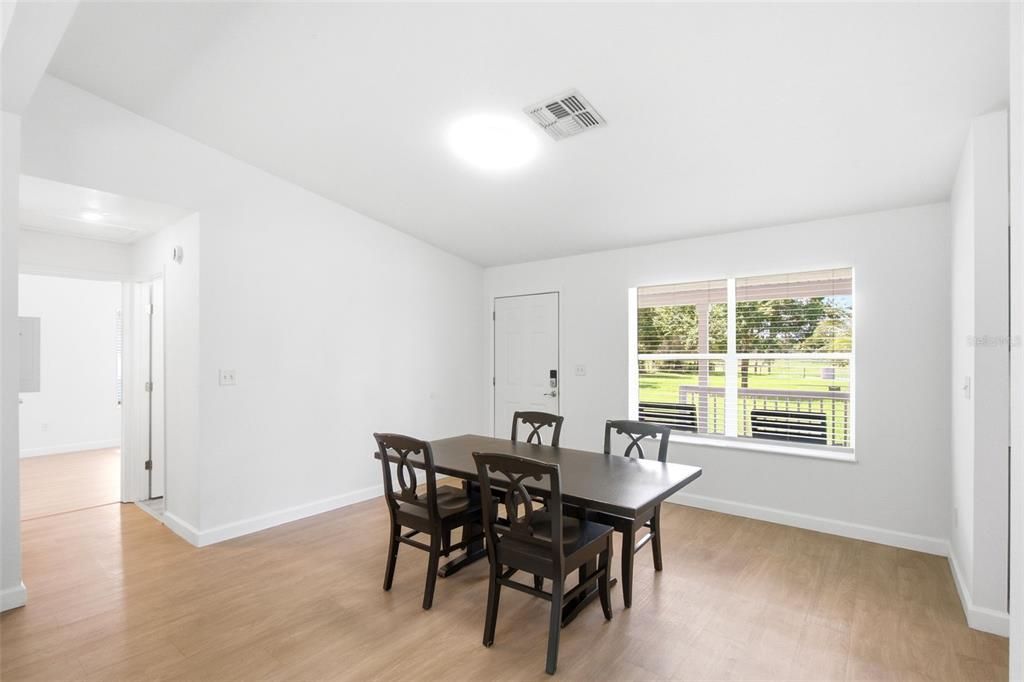 En Venta: $525,000 (3 camas, 2 baños, 1624 Pies cuadrados)