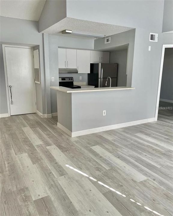 For Rent: $1,600 (2 beds, 2 baths, 932 Square Feet)