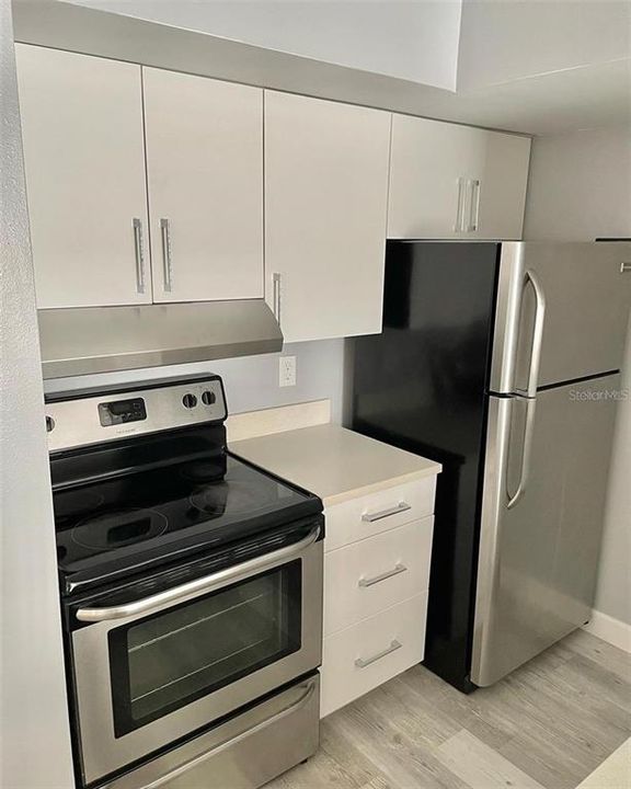 For Rent: $1,600 (2 beds, 2 baths, 932 Square Feet)