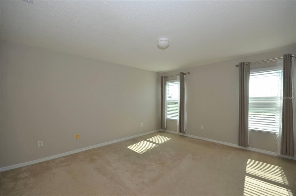 For Rent: $3,550 (4 beds, 2 baths, 2384 Square Feet)
