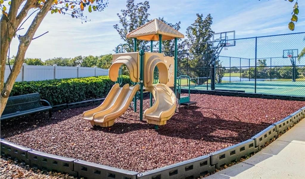 For Rent: $3,550 (4 beds, 2 baths, 2384 Square Feet)