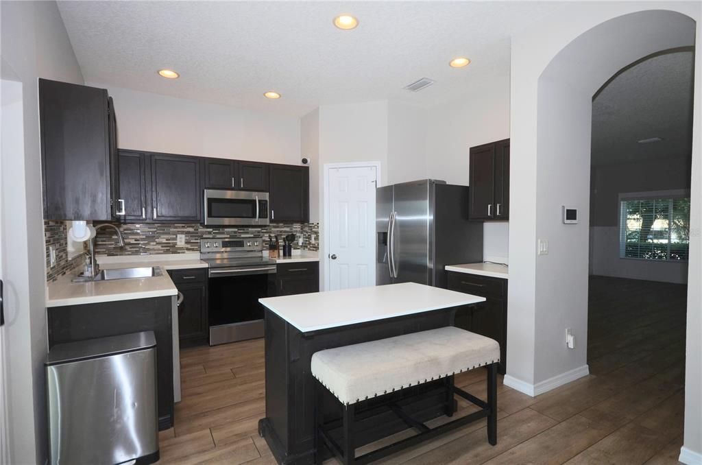 For Rent: $3,550 (4 beds, 2 baths, 2384 Square Feet)
