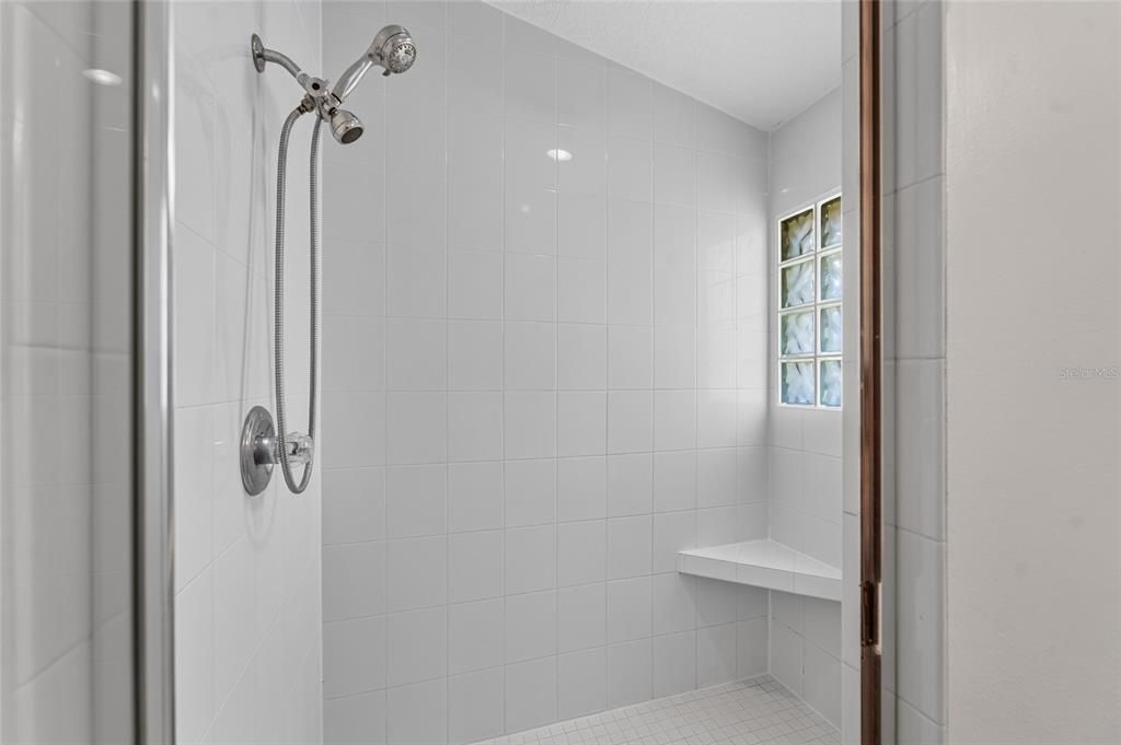 На продажу: $324,900 (3 спален, 2 ванн, 1732 Квадратных фут)